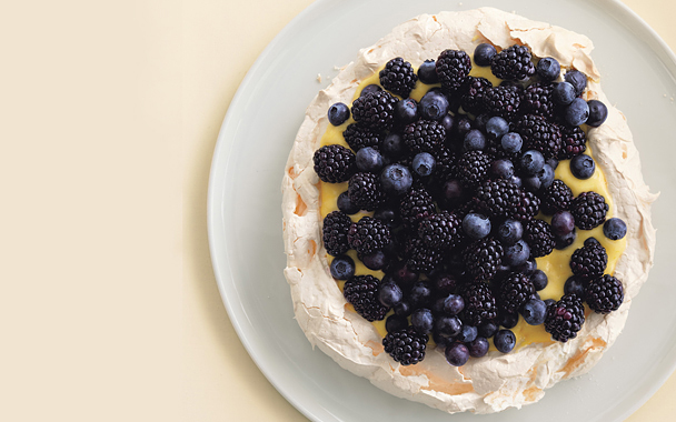 pavlova with lemon curd and berries