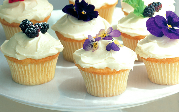 Blossom-Topped Cupcakes