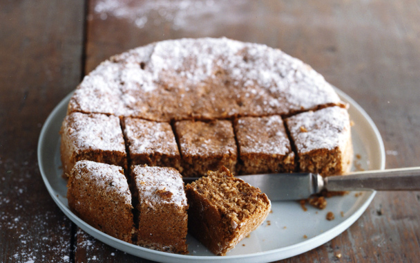 walnut-date torte