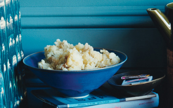 smashed potatoes with roasted-garlic gravy