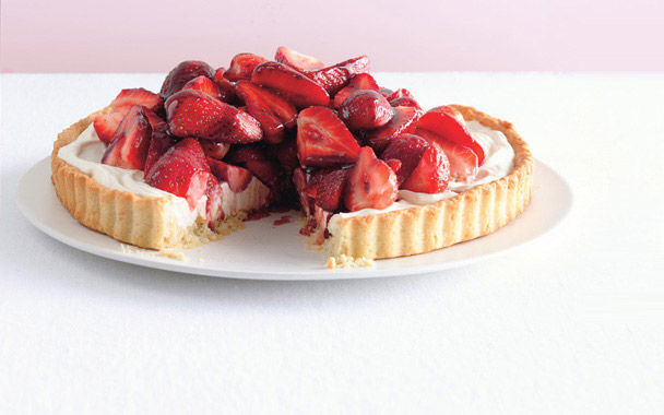 strawberry mascarpone tart with port glaze