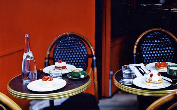 paris cafes