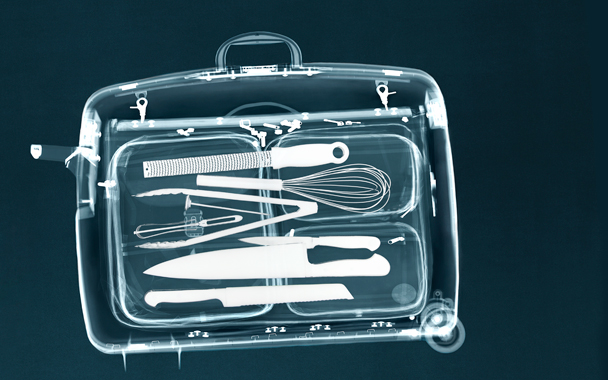 knives in suitcase